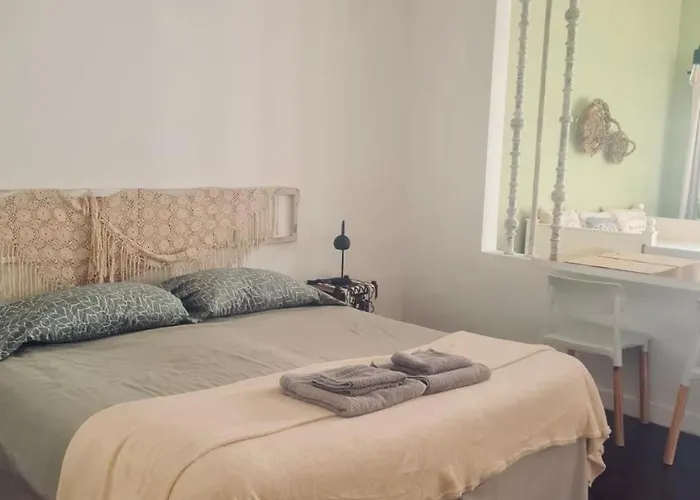 Calido Monoambiente Con Amplia Cocina En Villa Devoto